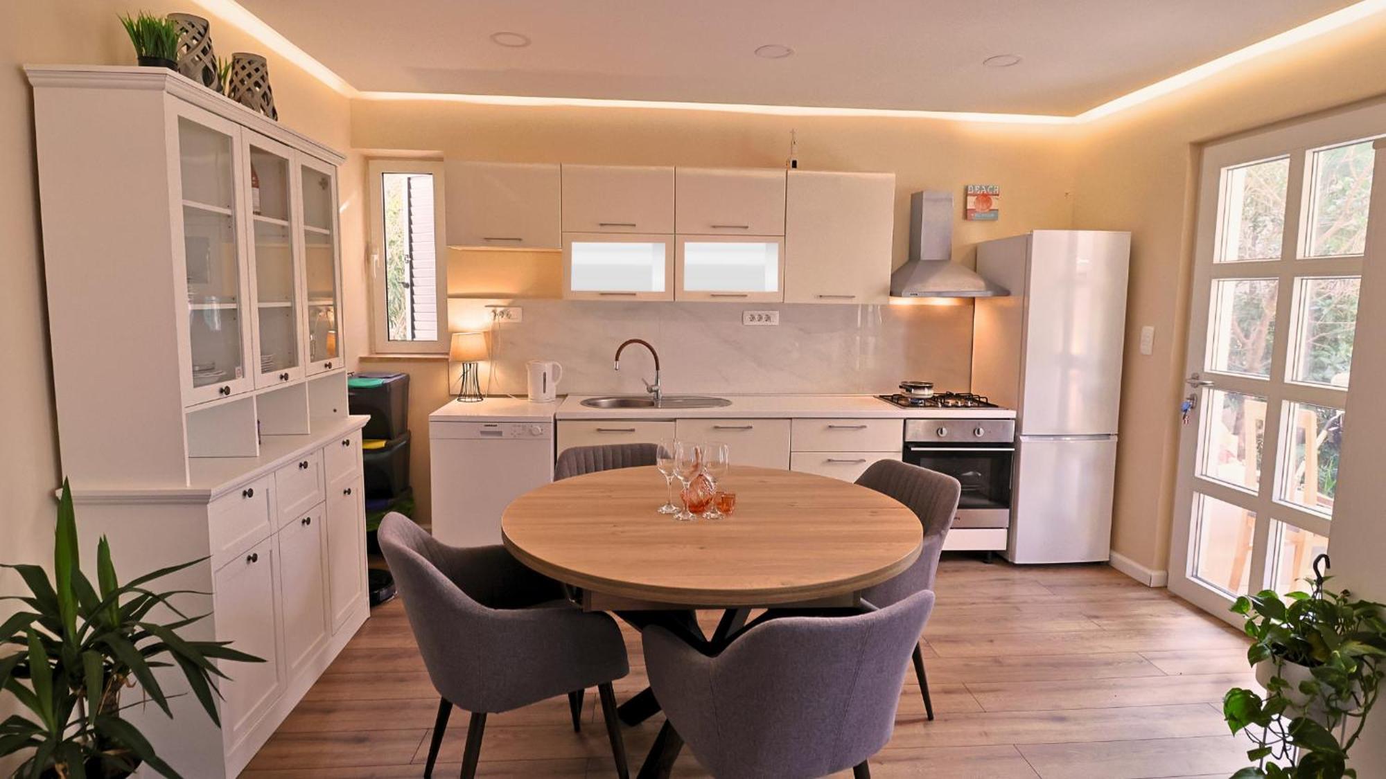 Central Single House With Parking-Top Location! Novalja Exterior foto